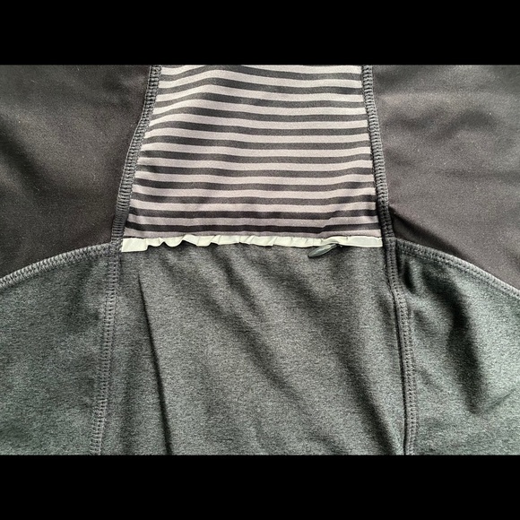 3 tanks included : Reebok/2XU/MPG Small fit - Picture 10 of 16